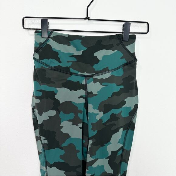 Lululemon Base Pace High-Rise Running Tight Legging 25"
Heritage 365 Camo - Picture 4 of 9